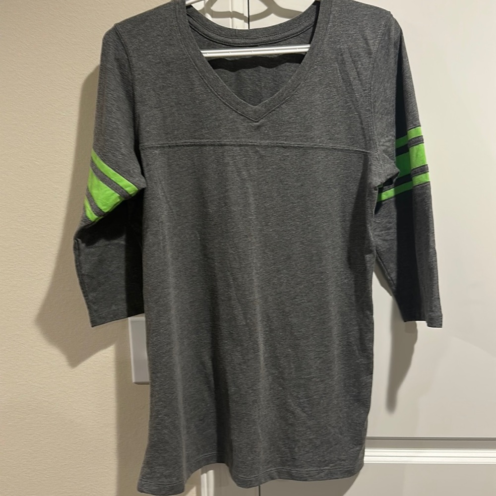3/4 sleeve shirt